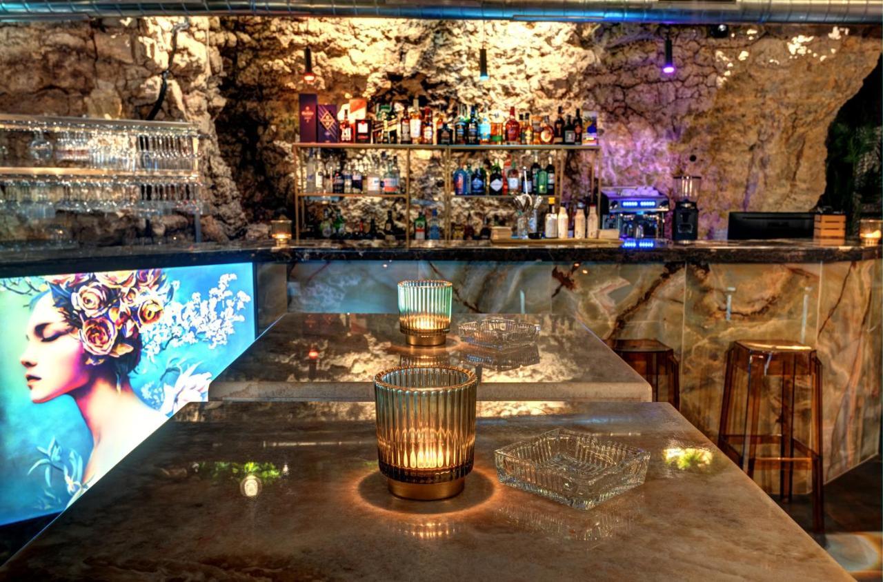 Park Hotel Kaylaka 플레벤 외부 사진